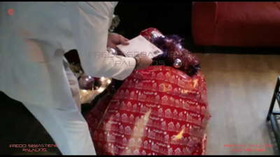 Mommy, ges i fy anrheg Nadolig blewog blonde mommy bitch gyda ass mawr crazy am ceiliog